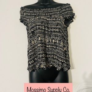 Mossimo Supply Co. off the shoulder FLOWY top
